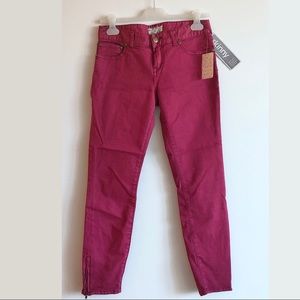 BNWT FREE PEOPLE RASPBERRY DENIM SKINNY JEANS